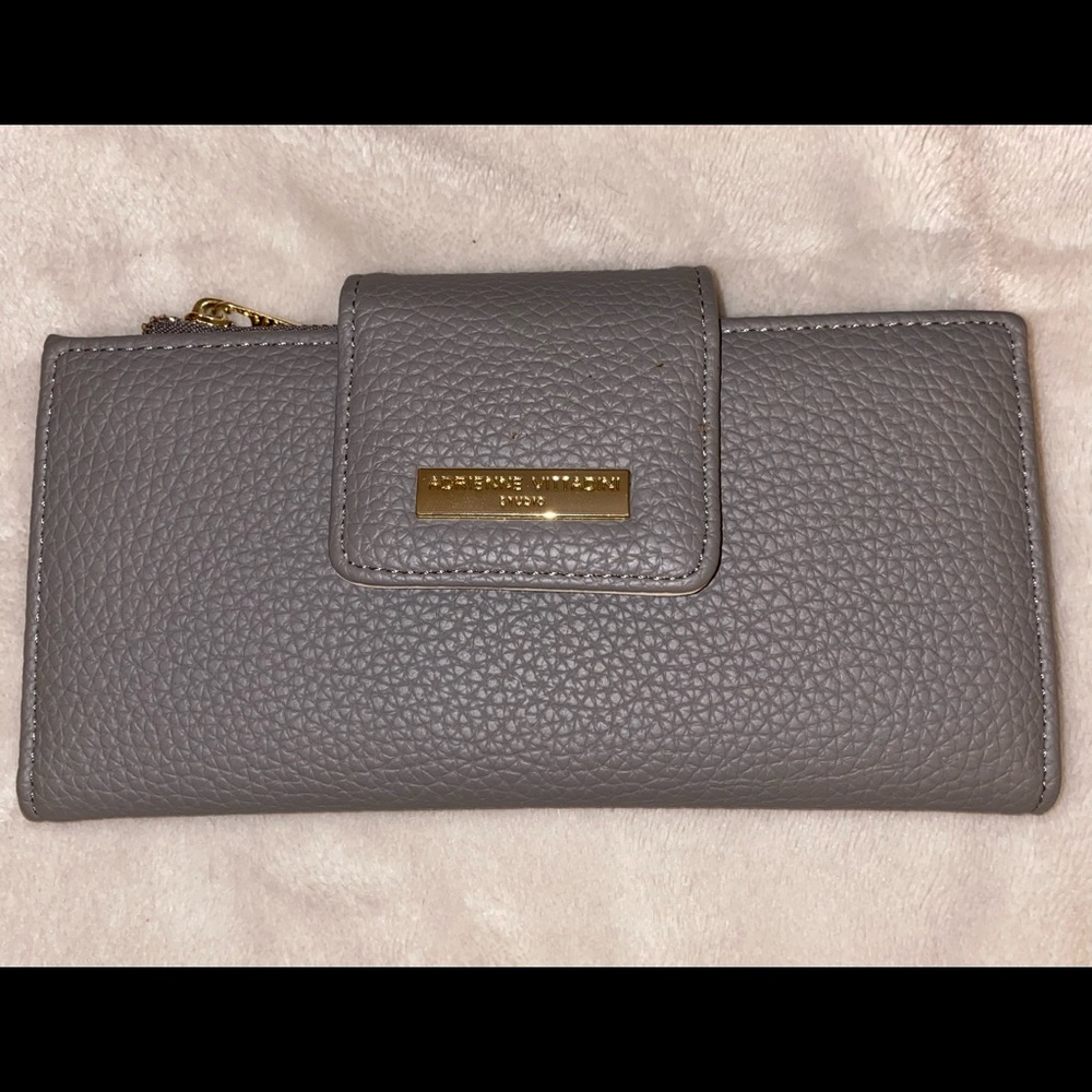 Adrienne Vittadini Wallet